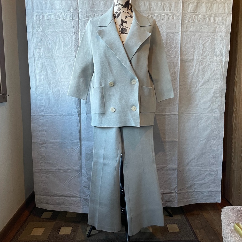 💕SOYER Suit in Luxury Knit